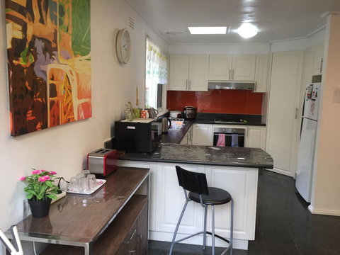 Doncaster Westfield Home Stay - Palm Beach Accommodation 21