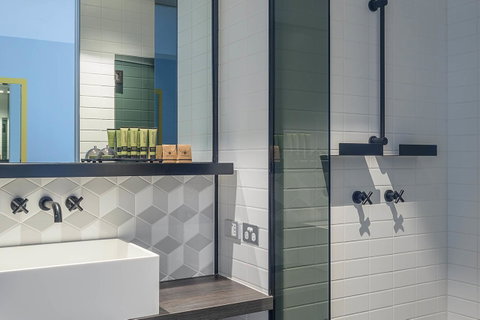 Peppers Docklands - Palm Beach Accommodation 26