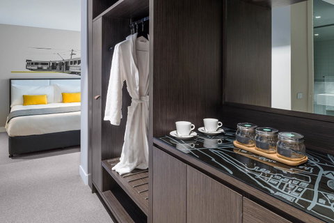 Peppers Docklands - Palm Beach Accommodation 23