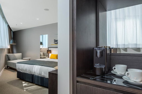 Peppers Docklands - Palm Beach Accommodation 16