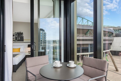 Peppers Docklands - Palm Beach Accommodation 25