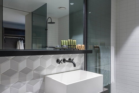 Peppers Docklands - Palm Beach Accommodation 22