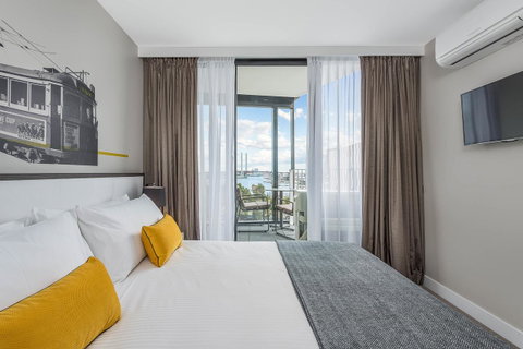 Peppers Docklands - Palm Beach Accommodation 29