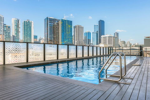 Peppers Docklands - Palm Beach Accommodation 39