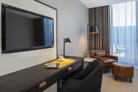 Peppers Docklands - Palm Beach Accommodation 12