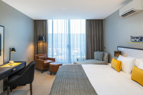 Peppers Docklands - Palm Beach Accommodation 18
