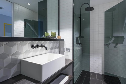Peppers Docklands - Palm Beach Accommodation 31
