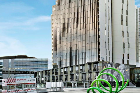 Peppers Docklands - Palm Beach Accommodation 1