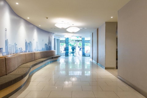 225 Melbourne Tower - Palm Beach Accommodation 3