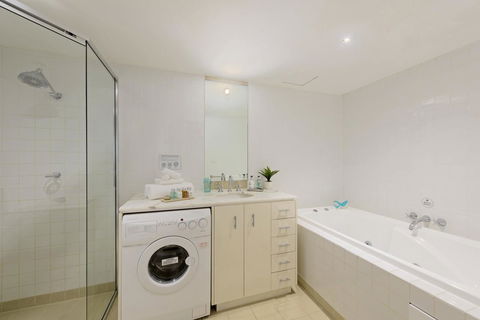 Treasury On Collins - Palm Beach Accommodation 39