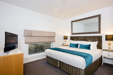Treasury On Collins - Palm Beach Accommodation 25