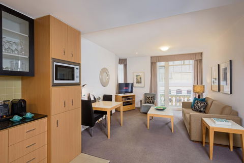 Treasury On Collins - Palm Beach Accommodation 31