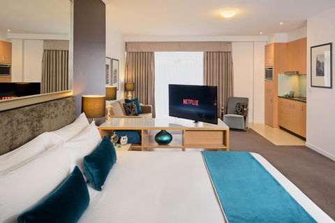 Treasury On Collins - Palm Beach Accommodation 1