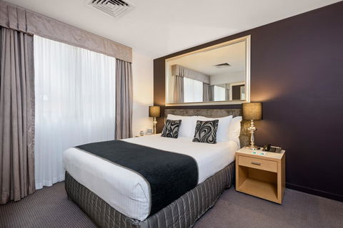 Treasury On Collins - Palm Beach Accommodation 7