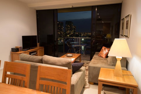 Accent Accommodation@Docklands - Palm Beach Accommodation 13