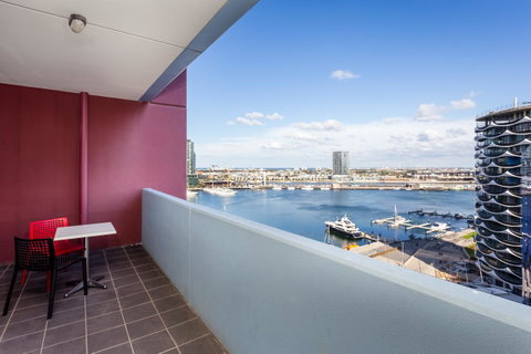 Accent Accommodation@Docklands - Palm Beach Accommodation 1