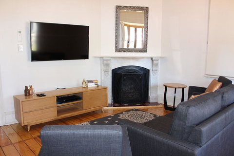 Abbey View - Palm Beach Accommodation 8