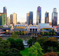 Trendy City Pad Melbourne - Palm Beach Accommodation