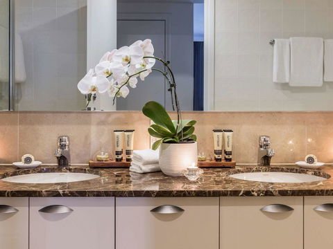 Quay West Suites Melbourne - Palm Beach Accommodation 29
