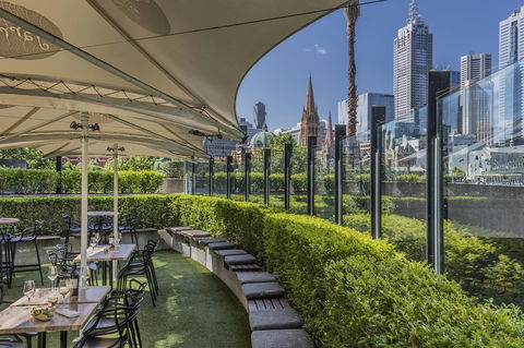 Quay West Suites Melbourne - Palm Beach Accommodation 5