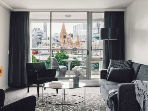 Quay West Suites Melbourne - Palm Beach Accommodation 1