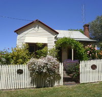 Miss Pym's Cottage - Palm Beach Accommodation