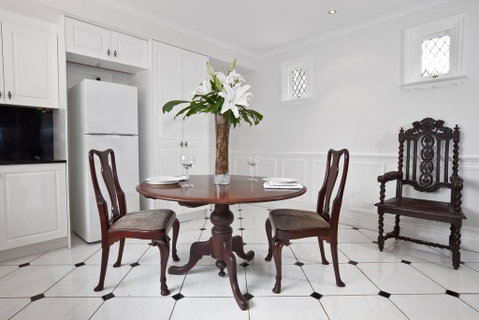 The Castle On Tamborine - Palm Beach Accommodation 2