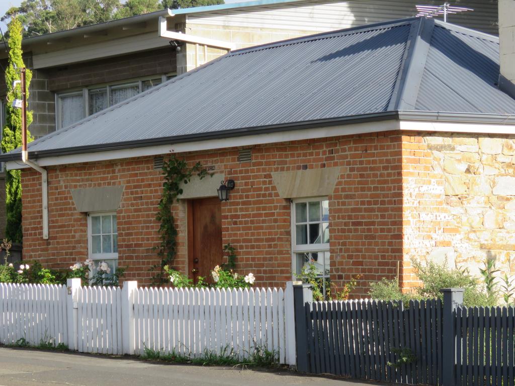 Hobart ACT Palm Beach Accommodation