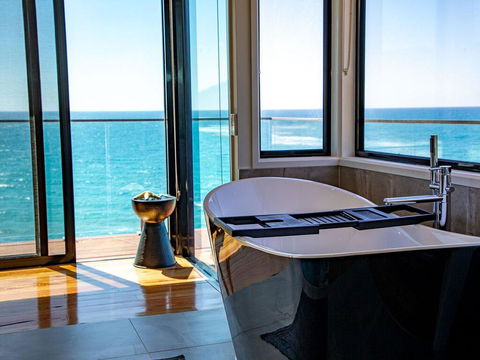 THE DECK HOUSE - A WYE RIVER ICON - Palm Beach Accommodation 2