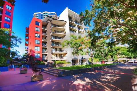 The Docks On Goodwin - Palm Beach Accommodation 2
