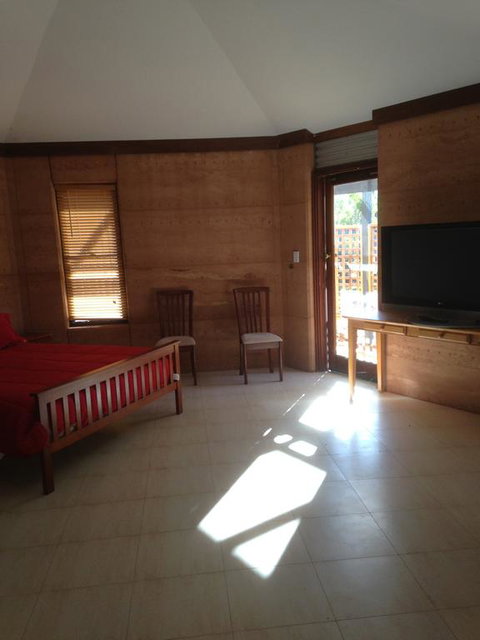 The Folly - Palm Beach Accommodation 2