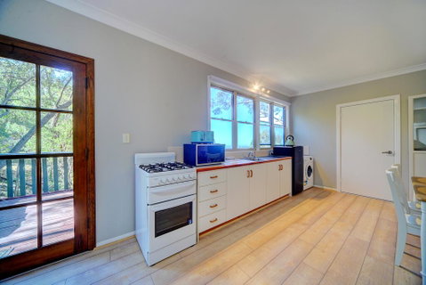 The Hillside Cottage - Palm Beach Accommodation 1