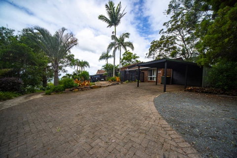 The Hillside Villa - Palm Beach Accommodation 0