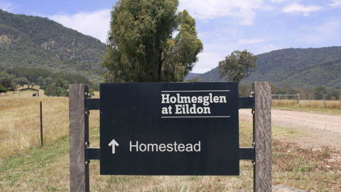 The Homestead At Holmeslgen At Eildon - Palm Beach Accommodation 3