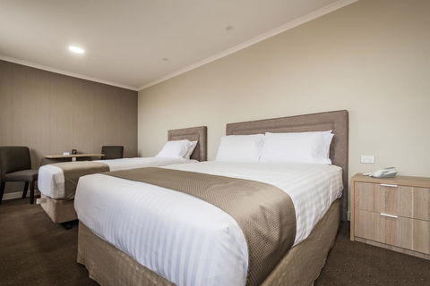 The Lighthouse Hotel - Palm Beach Accommodation 3
