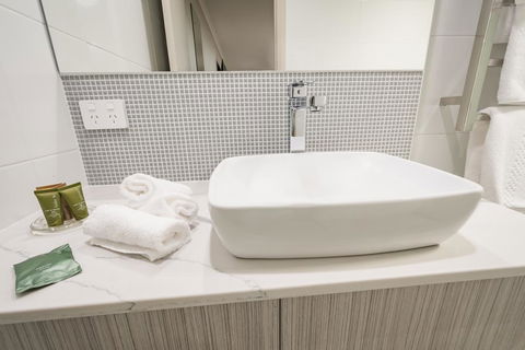 The Lighthouse Hotel - Palm Beach Accommodation 1