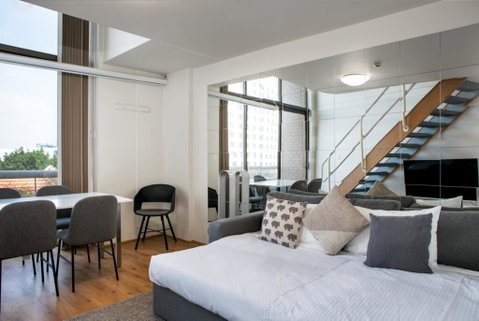 The Loft By Darling Harbour - Palm Beach Accommodation 2