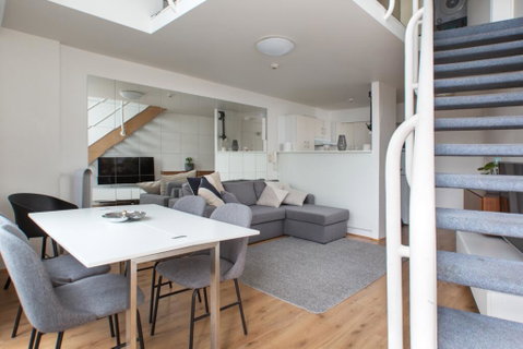 The Loft By Darling Harbour - Palm Beach Accommodation 3