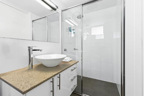 The Mid Pacific - Palm Beach Accommodation 3