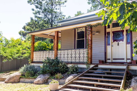 The Oaks Lilydale Accommodation - Palm Beach Accommodation 2