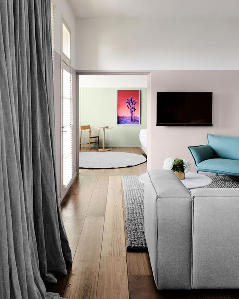 The Prince - Palm Beach Accommodation 3