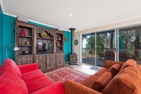 The Retreat - Palm Beach Accommodation 1