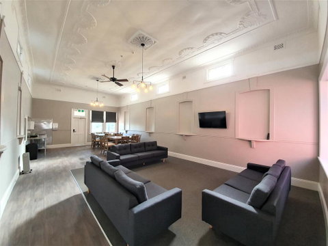 The Royal Hotel - Palm Beach Accommodation 2