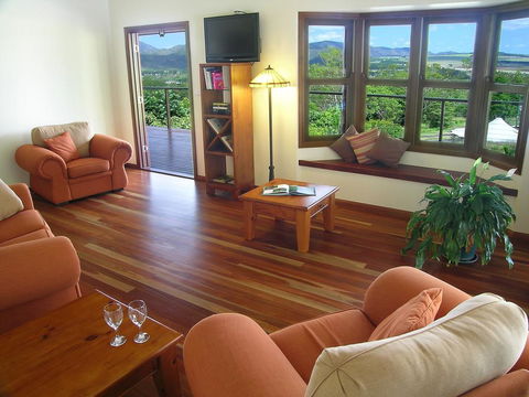 The Summit Bed & Breakfast - Palm Beach Accommodation 0