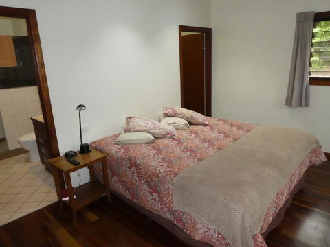 The Summit Bed & Breakfast - Palm Beach Accommodation 2