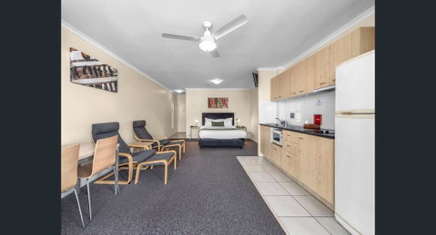 The Wellington Apartment Hotel - Palm Beach Accommodation 2