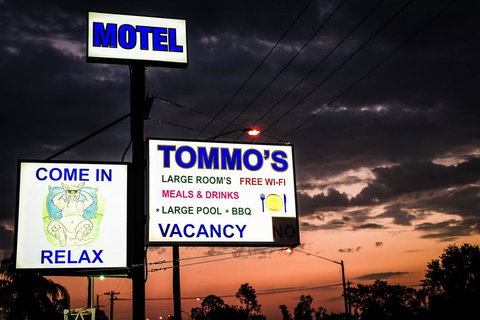 Tommo's Motor Lodge - Palm Beach Accommodation 2