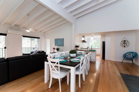 Toorongo River Chalets - Palm Beach Accommodation 0