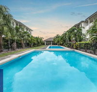 Townsville Luxury spacious Apt 3 BR-2BTH Pools - Palm Beach Accommodation