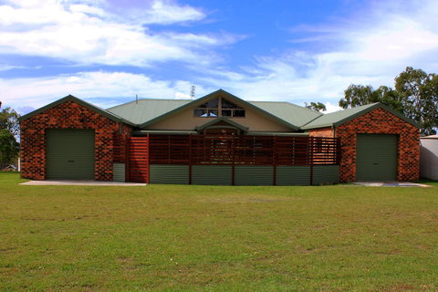 Tracks End Retreat - Palm Beach Accommodation 1